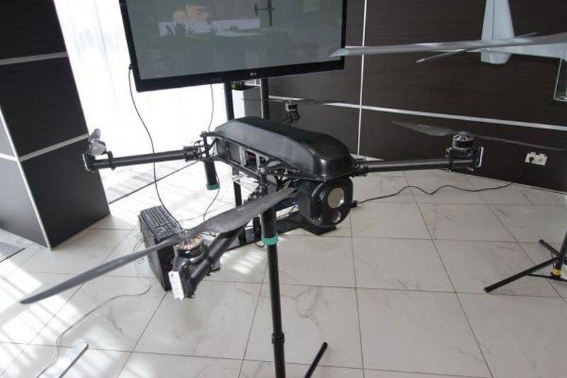 Le nouveau complexe de l'aviation tactique d'intelligence ТАКР 7001 présenté dans Koubinka