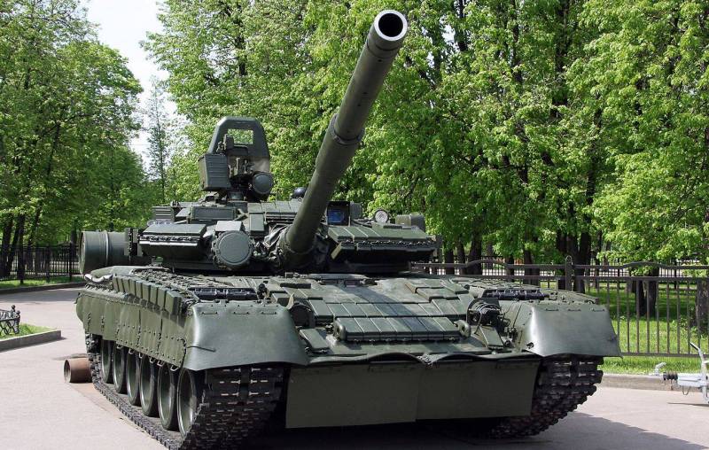 القطبية لواء تعزيز حديثة T-80