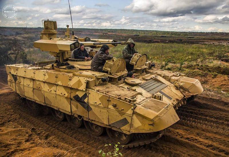 Kampfmaschine Ënnerstëtzung vun Panzern Munitioun kritt Fernsteierung