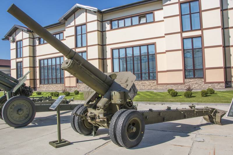 Artilleri. En stor kaliber. 152 mm haubits M-10 prov 1938