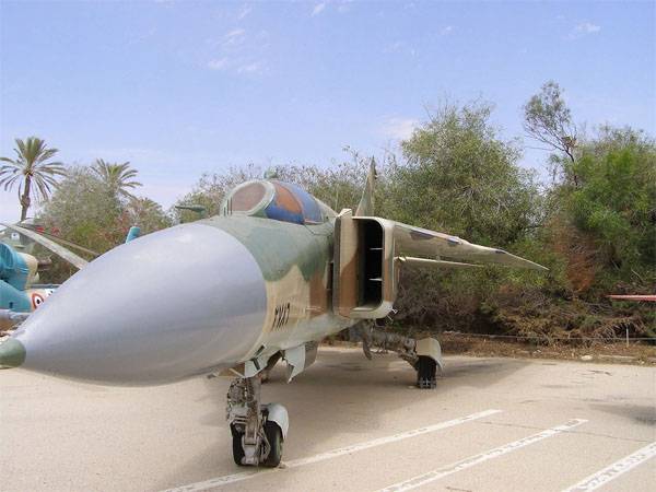 Kämpfer an Daraa erklärten, datt d ' Militärfliger abgeschossen hunn