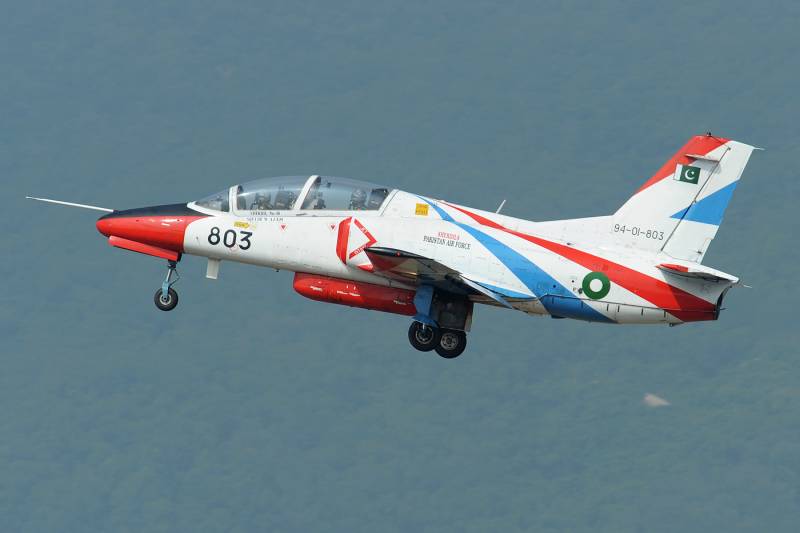 Au Bangladesh, le crash d'un avion militaire. Les deux pilote sont morts