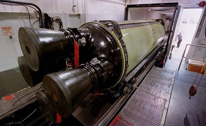 The illusion of non-peaceful atom. Is it safe US nuclear weapons?