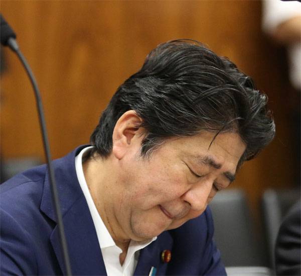 The Japanese delegation to the Kuril Islands seized satellite phones. Why imported?