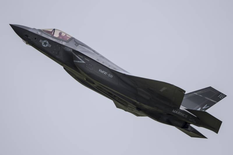 MEDIA: Rosyjskiego истребителю nie na siłę zestrzelić F-22 i F-35