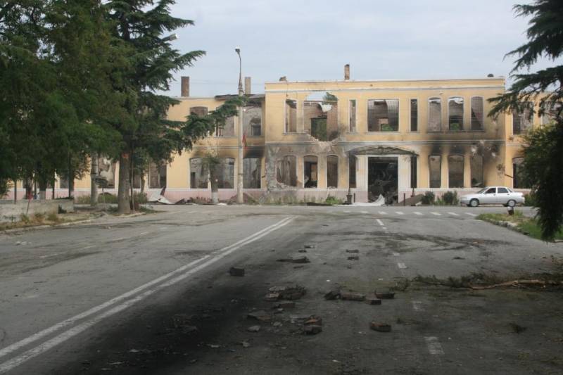 Sanglant anniversaire. 10 ans de la guerre non déclarée