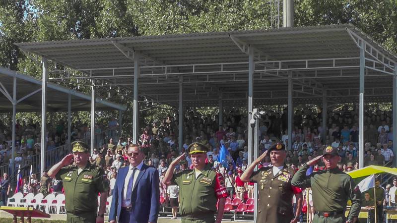 Arméi-Wahnsinn: wéi definéieren Journalisten d ' Terroristen