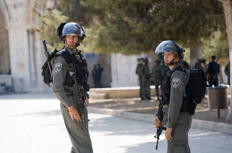 Israeli soldiers were allowed to keep their weapons after service