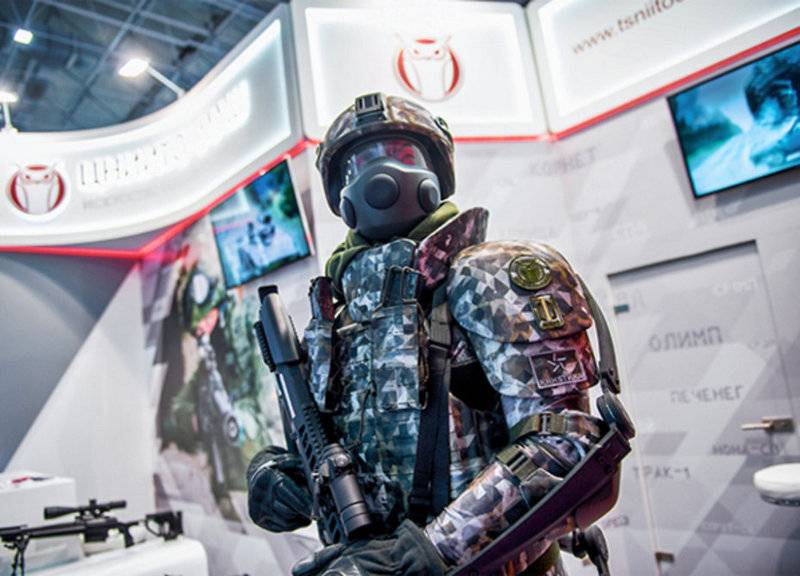 Rostec presented a exoskeleton to equip 