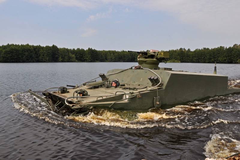 العائمة مدرعة BT-3F