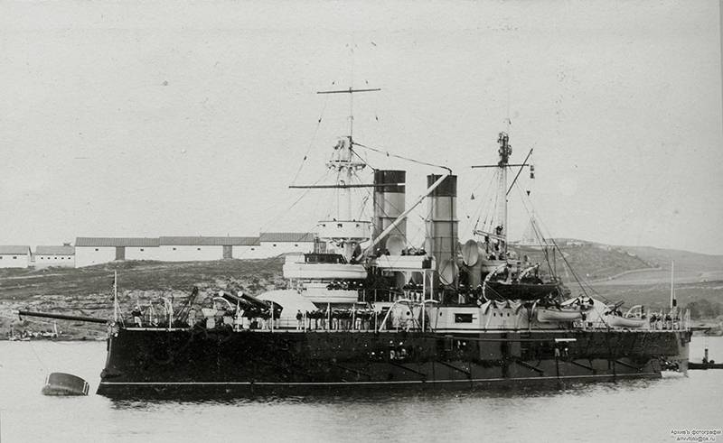 Varv uppkallad efter 61 Kommunarderna. Battleship 