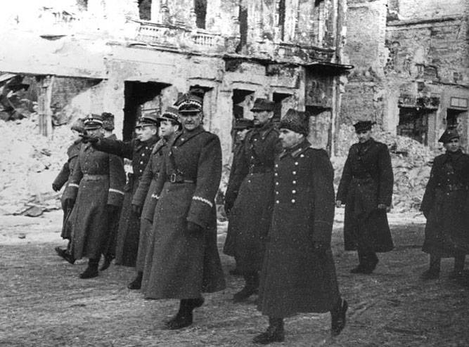 In the Polish Kielce the title of honorary citizens deprived 29 Soviet soldiers