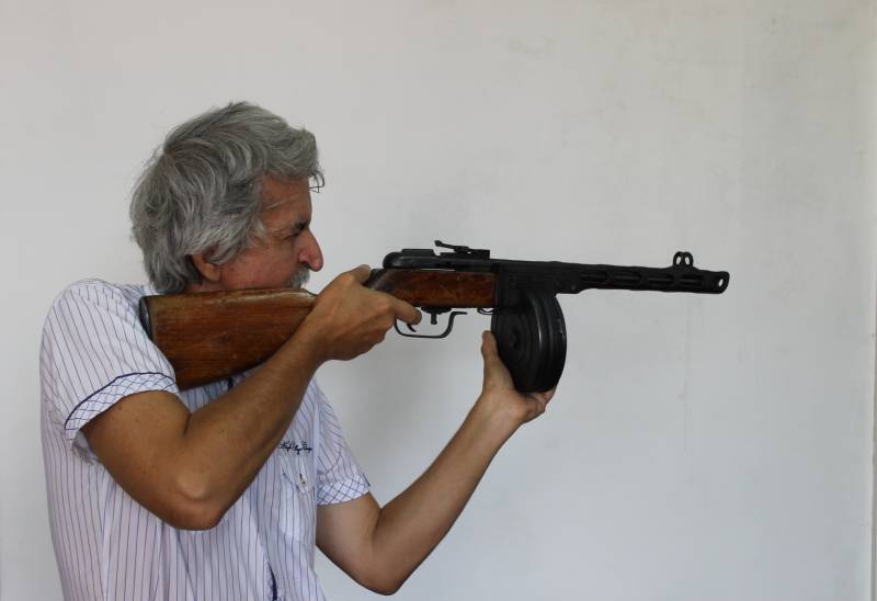 Pistolet-mitrailleur: hier, aujourd'hui, demain. H. 4. Les pistolets-mitrailleurs de la deuxième génération. M.-38 contre-CPD-38/40 et PPSH-41