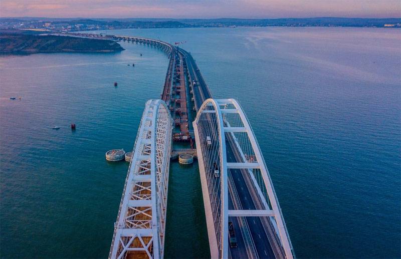Ucraniano experto: el puente de crimea han construido allí
