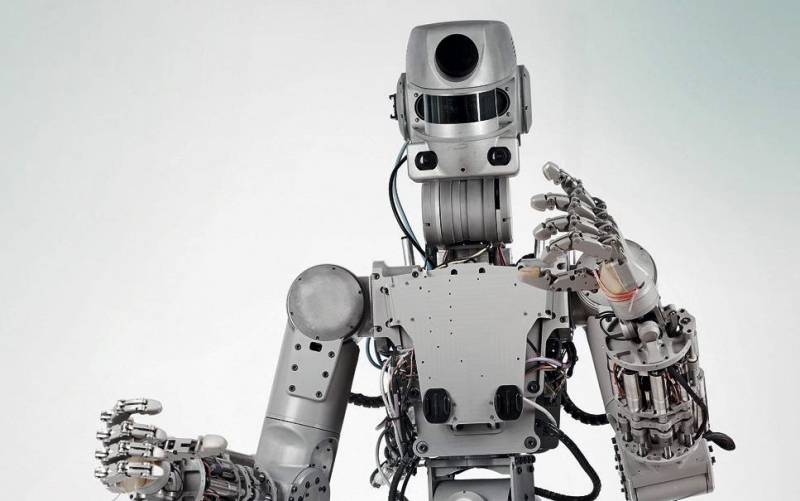 Robot Fedor var vänster utan utländsk delar, när han lärde sig att skjuta