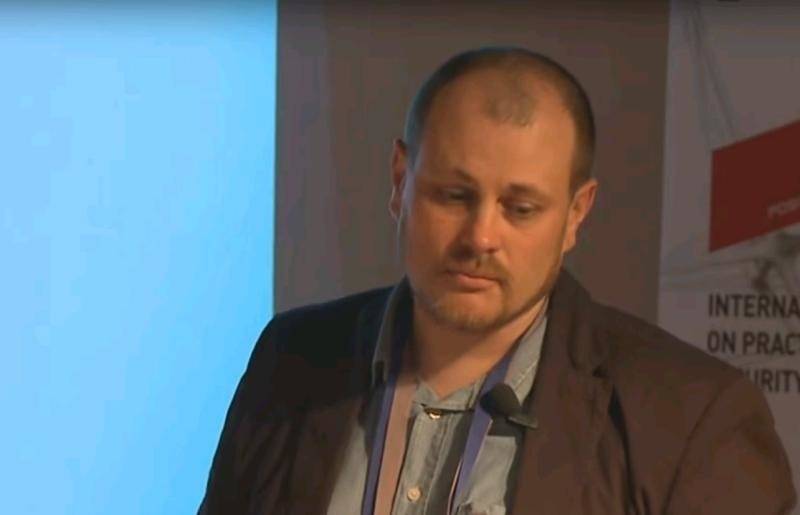 De fréiere FSB-Offizéier a Mataarbechter vu Kaspersky Lab hate sech op de госизмену
