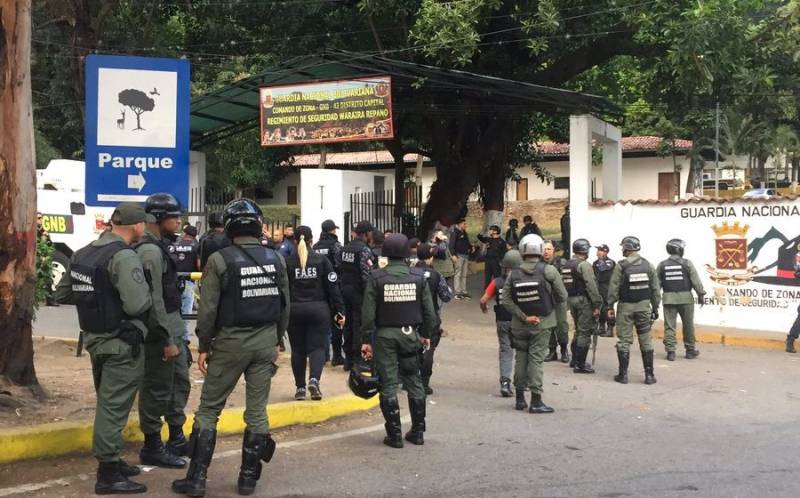 L'opposition du Venezuela a promis de $20 mille chaque дезертиру