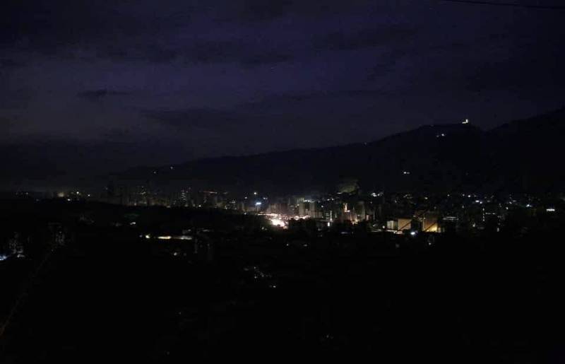 Le venezuela reste sans électricité depuis plus de 30 heures