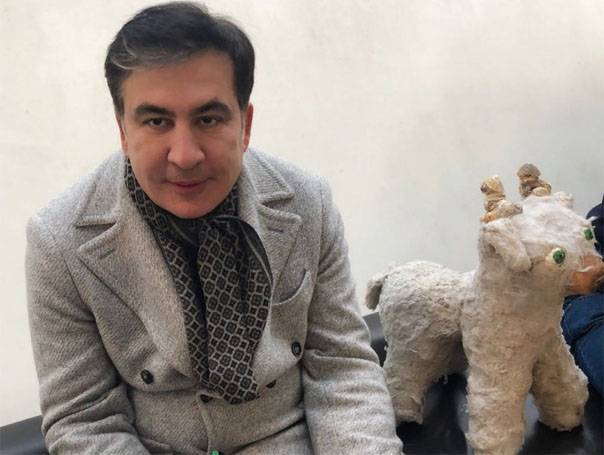 Saakachvili a déclaré que Porochenko s'est réuni à changer la Crimée à l'adhésion à l'OTAN
