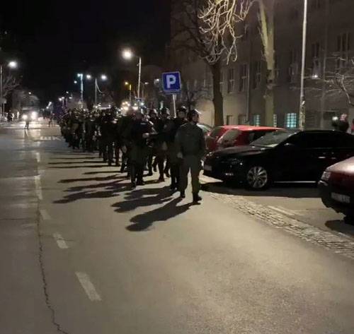 Sammenstød med politiet modstand og forsøg på at fange tv-stationen i Beograd