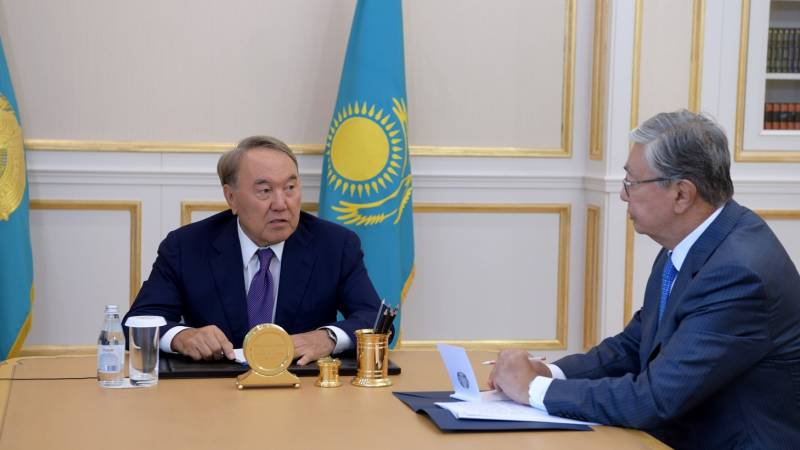 Ерікті түрде және мерзімінен бұрын. Барлық аман-есен бастап орнынан түсу Назарбаевты?