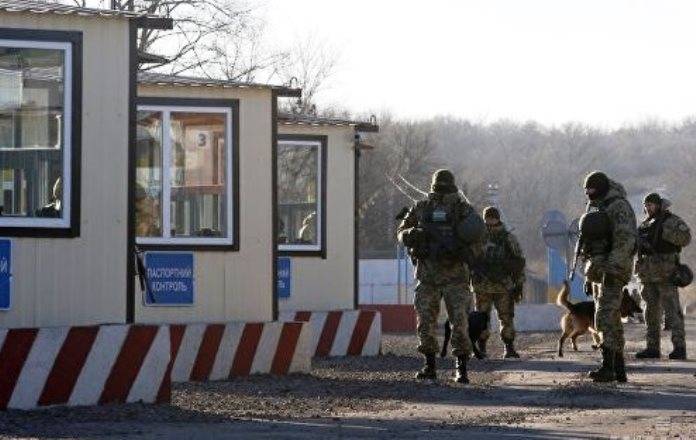Poroszenko wezwał zignorować komunikat Kijowa o przywróceniu PPC 