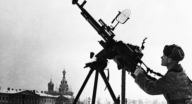 Wéi der sowjetesch Chemiker vun der Iwwerfall sprengen belagerten Leningrad