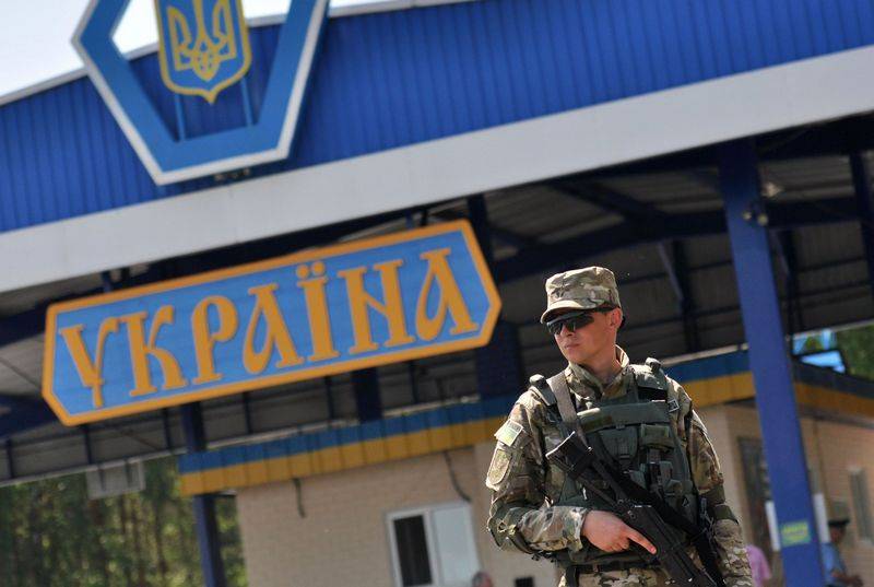 Украіна ўзмацняе напярэдадні выбараў мяжу з Крымам
