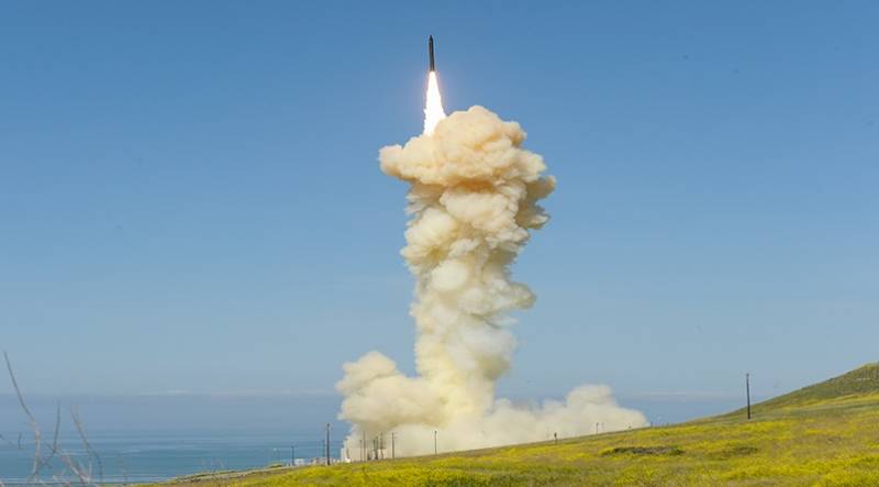 Cinétique d'interception comme base de états-UNIS