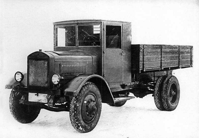 YAG-3, YAG-4 et YAS-1. L'évolution de la gamme de camions de yaroslavl