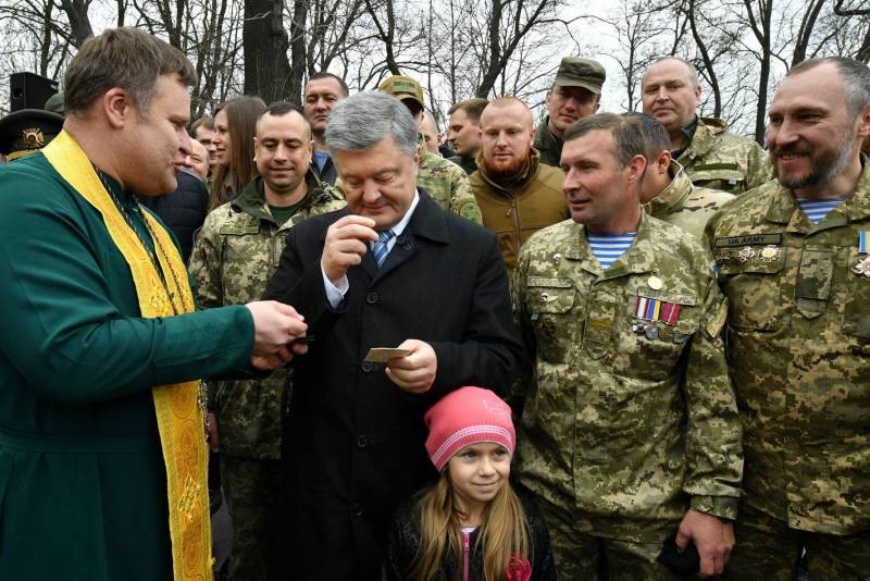 Porochenko a remercié de l'OTAN, de l'aide dans la maîtrise de la Russie