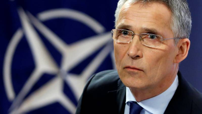 Le secrétaire général de l'OTAN a mis de Staline dans un certain nombre de Hitler et de l'IG