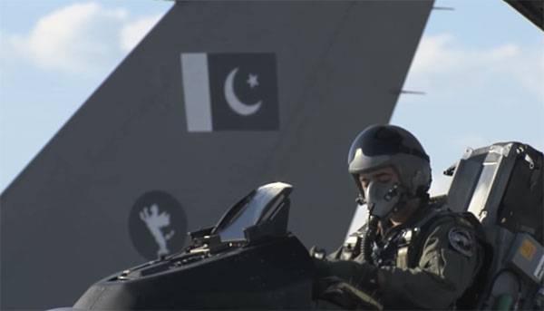 En Inde, ont répondu aux conclusions de la commission des états-UNIS indiquant que le Pakistan ne perdait pas le F-16