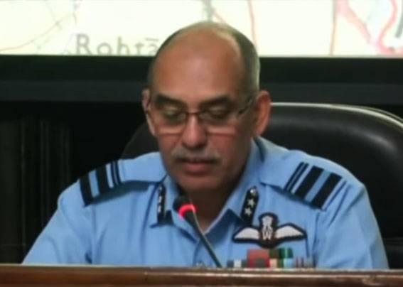 В Індії показали слайди з екранів радарів про повітряному бою F-16 і Міг-21