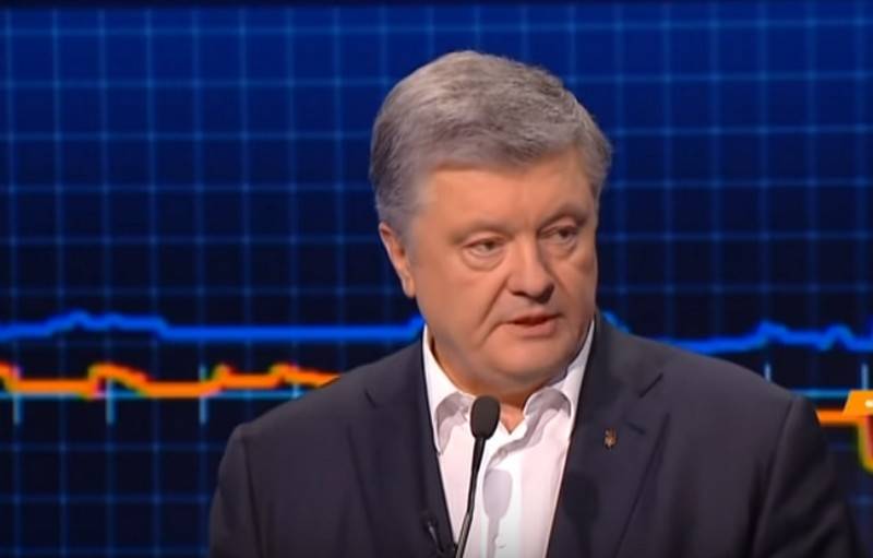Порошенко заявив про розробку ракет з дальністю понад тисячі кілометрів