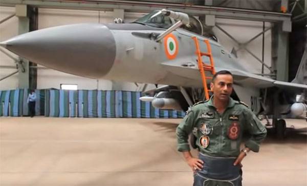 Virkningen manøvrer vil fungere på MiG-29K av den Indiske Marinen og Rafale-M av den franske Marinen