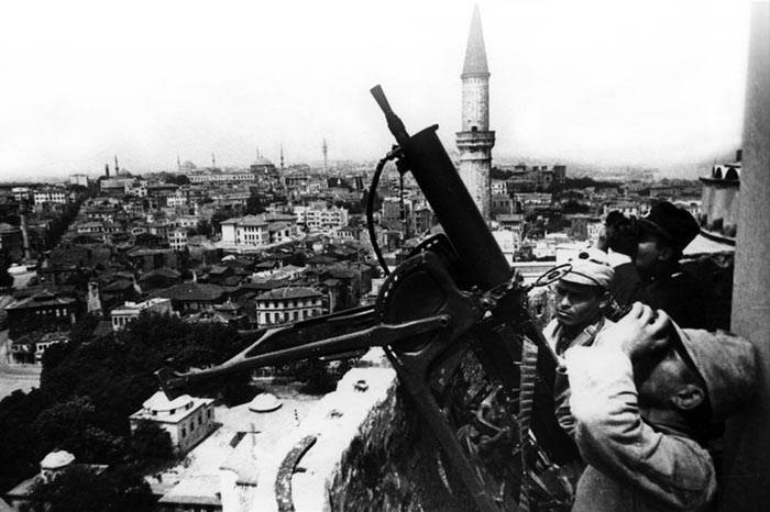 Why Stalin did not take Constantinople and the Straits