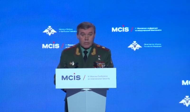 D 'Verdeedegung vun der Russescher Federatioun erkläert iwwer d' Stäerkung vun de béide Militärbezirke