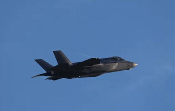 En japón, explicaron la importancia de la búsqueda de multimedia casco de un piloto de F-35