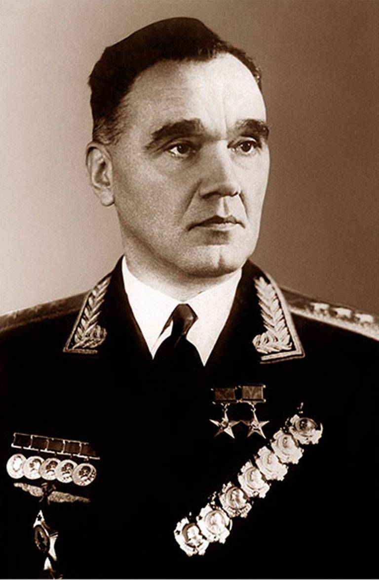 Kampffligeren. Yak-1. Entgéint souguer Jakowlew
