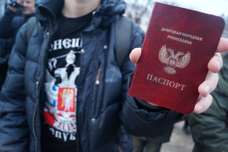 Nach dem lernen über russische Pässe, die Ukrainer zogen auf der Donbass