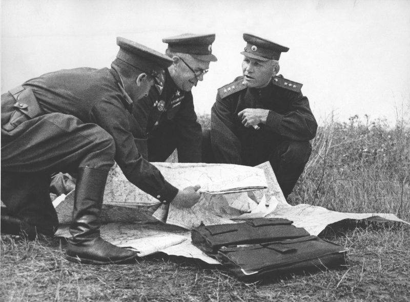 Das Verteidigungsministerium der Russischen Föderation veröffentlichte neue Bilder sowjetischer Heerführer