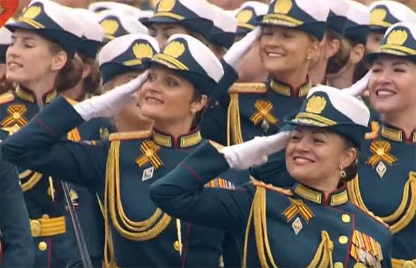 في الصين علق على 9 مايو موكب في الساحة الحمراء