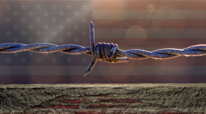 The wall of the trump build at the expense of the military budget