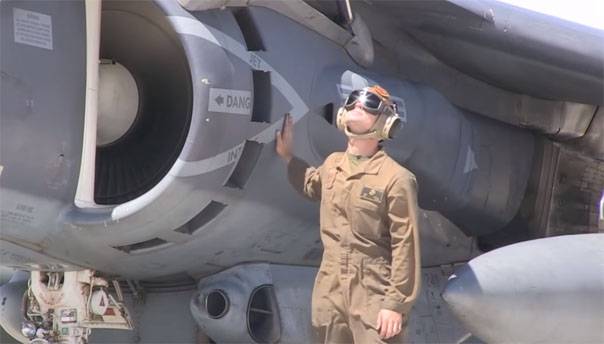 An den USA koum Kampffligeren AV-8B Harrier