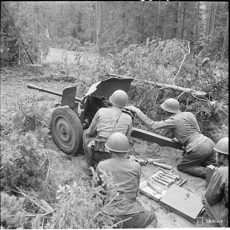 Våpen fra andre verdenskrig. Anti-tank pistol av den første perioden