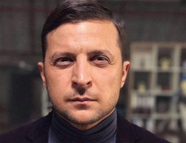 Зеленский par un porte-parole a commenté la démolition du buste du maréchal Joukov