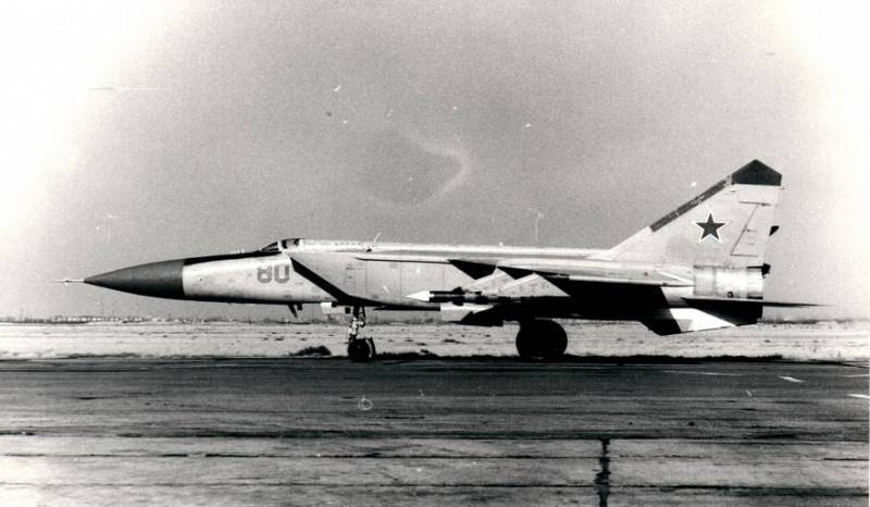 Le mig-25. Le sort le plus rapide de chasse soviétique