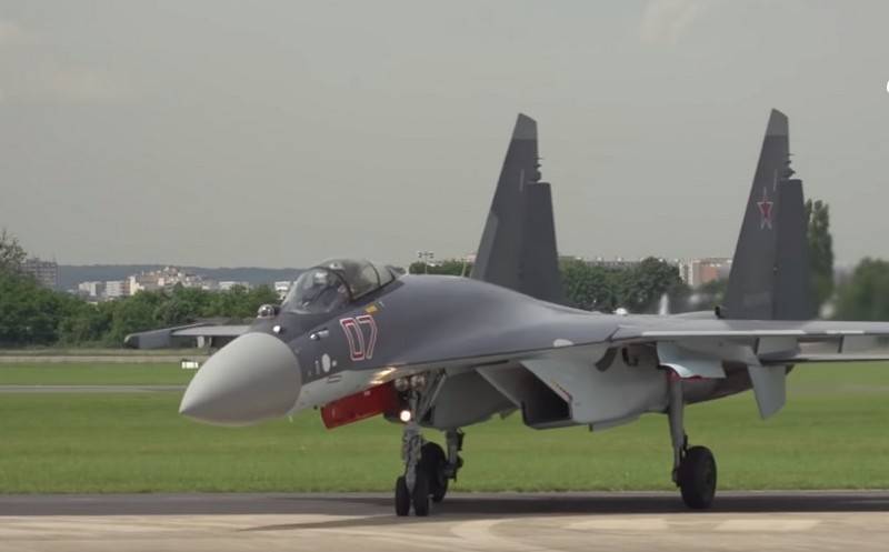 VKS der Russischen Föderation weiterhin den Kauf der Kampfjets su-35 parallel mit der Beschaffung von su-57