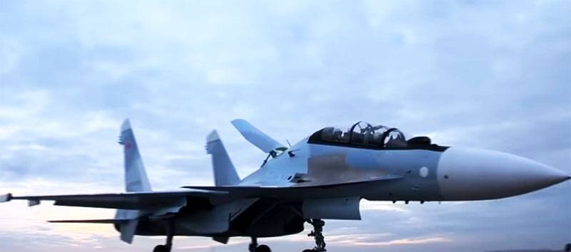 D ' Fräisetzungstest vun Bremsfallschirm su-30 am Fluch trëfft op Video